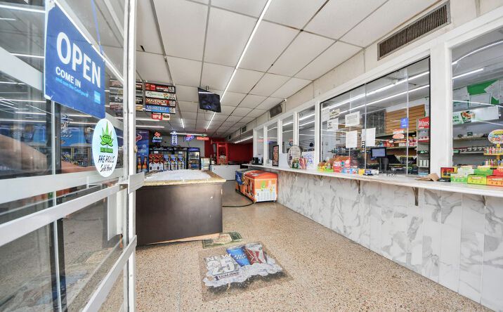 Pictures of Retail property located at 7844 Avenue E, Houston, TX 77012 for sales - image #1