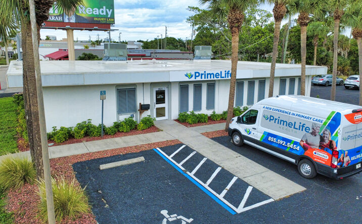 Pictures of Office property located at 2621 Cleveland Avenue, Fort Myers, FL 33901 for sales - image #1