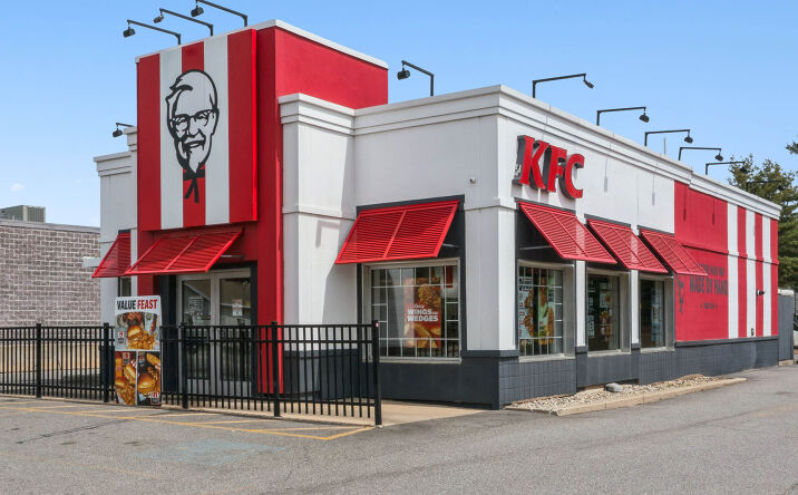 Pictures of Retail property located at 755 Roosevelt Trail, Windham, ME 04062 for sales - image #1