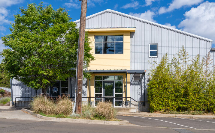 Pictures of Industrial, Self Storage property located at 255 HELMAN ST, ASHLAND, OR 97520-1166 for sales - image #1