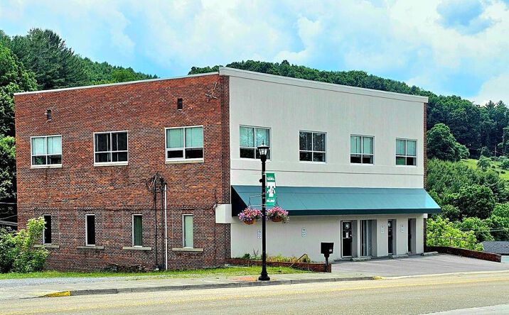 Pictures of Mixed Use, Office property located at 329 Main Street, Tazewell, VA 24651 for sales - image #1