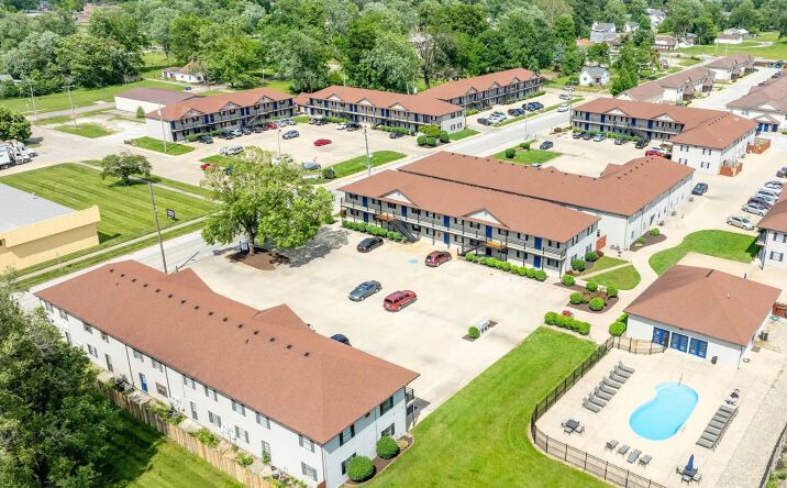 Pictures of Multifamily property located at 1095 Spruce Street, Terre Haute, IN 47807 for sales - image #1