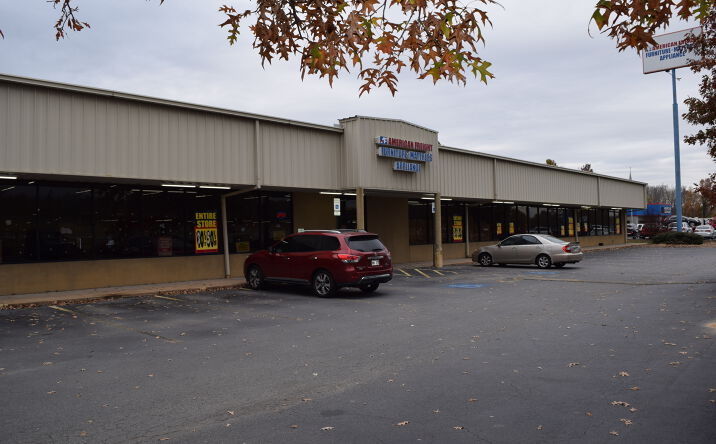 Pictures of Retail property located at 6527 Warden Road, North Little Rock, AR 72120 for sales - image #1