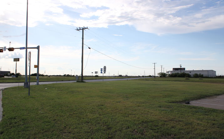 Pictures of Retail, Land property located at 2901 Central East Freeway, Wichita Falls, TX 76306 for sales - image #1