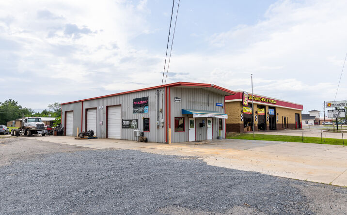 Pictures of Retail, Industrial, Special Purpose property located at 814 THOMAS RD, WEST MONROE, LA 71292 for sales - image #1
