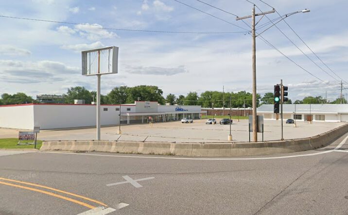 Pictures of Retail property located at 8 Vieux Carre Drive, East St Louis, IL 62203 for sales - image #1