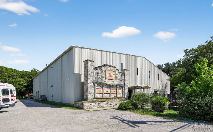 Pictures of Retail, Office, Special Purpose property located at 1004 Spell Avenue, Cleburne, TX 76033 for sales - image #1