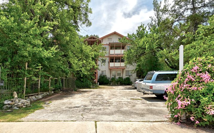 Pictures of Multifamily property located at 1009 E 16th Street, Austin, TX 78702 for sales - image #1