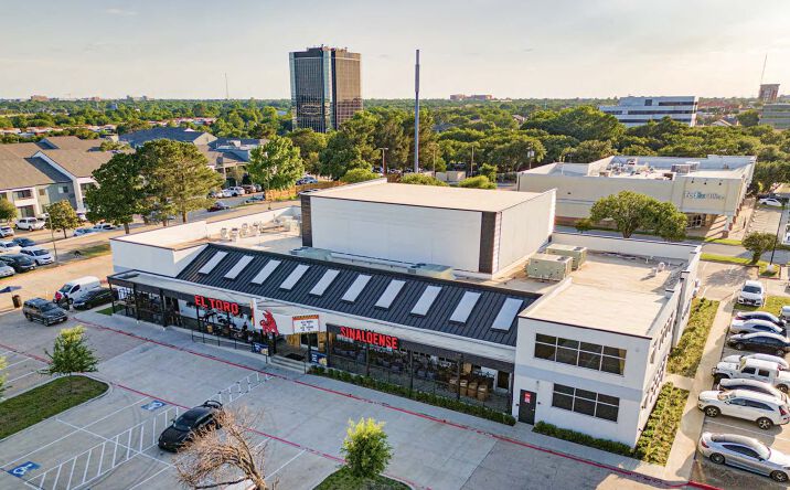 Pictures of Retail property located at 1520 Nolan Ryan Expy, Arlington, TX 76011 for sales - image #1