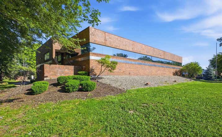 Pictures of Office property located at 15360 S Commerce Drive, Dearborn, MI 48120-1294 for sales - image #1