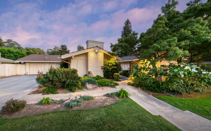 Pictures of Senior Living, Special Purpose property located at 1687 W DOVEWOOD LN, FRESNO, CA 93711-2318 for sales - image #1