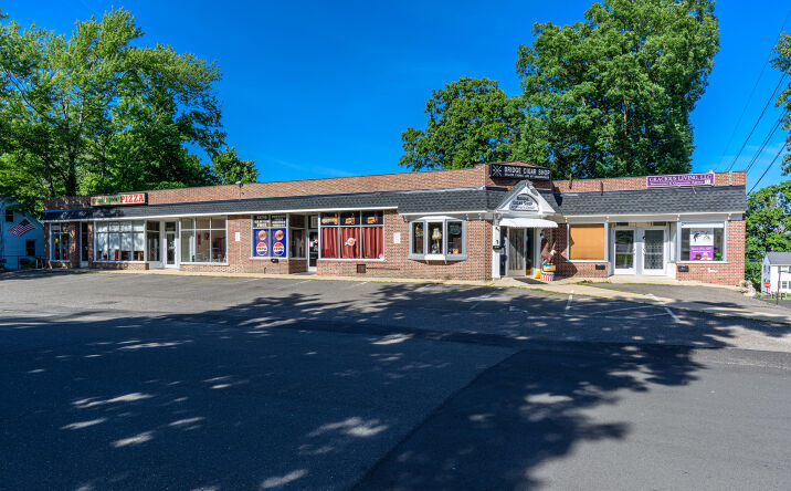 Pictures of Retail property located at 147 QUINN ST, NAUGATUCK, CT 06770 for sales - image #1