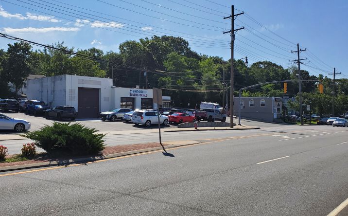 Pictures of Retail property located at 73 Cedar Swamp Rd., Glen Cove, NY 11542 for sales - image #1