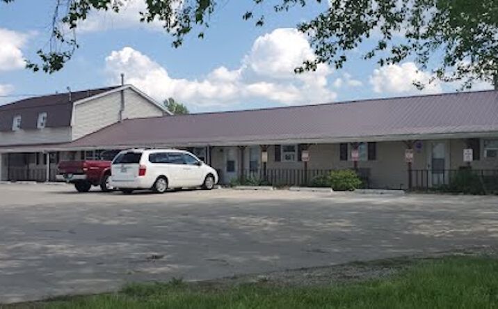 Pictures of Retail, Mixed Use property located at 3906 E Main St, Knoxville, IA 50138 for sales - image #1