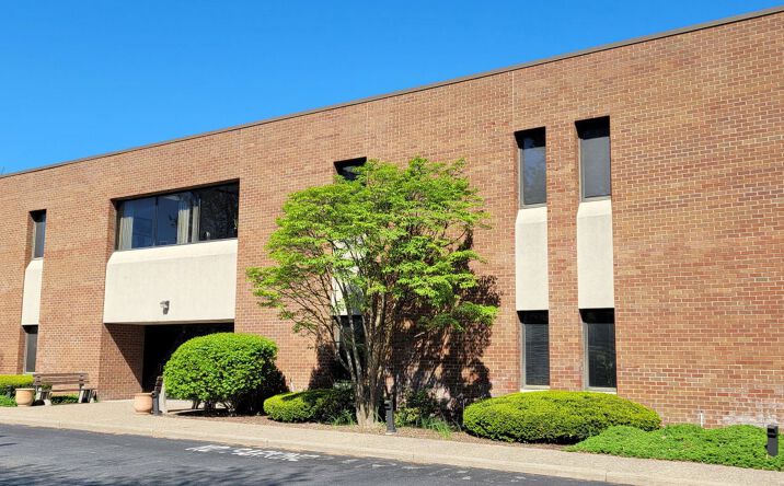 Pictures of Office property located at 14 Computer Drive East, Colonie, NY 12205 for sales - image #1