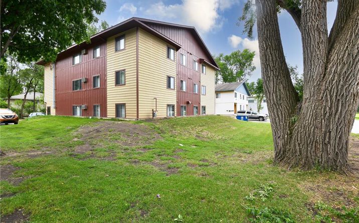 Pictures of Multifamily property located at 626 11th St S, St. Cloud, MN 56301 for sales - image #1