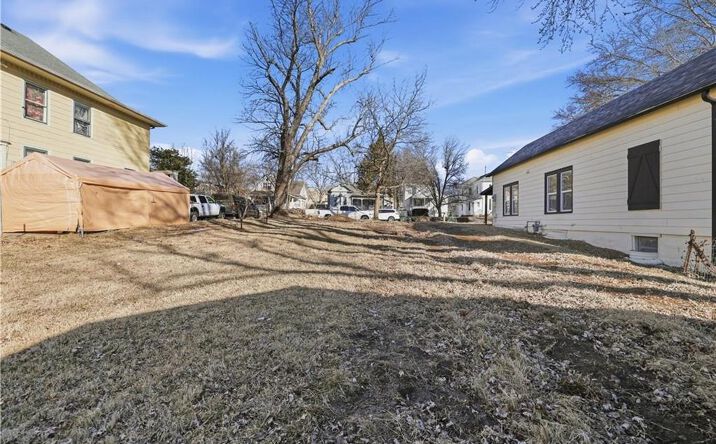 Pictures of Land, Multifamily property located at 817 W White Oak Street, Independence, MO 64050 for sales - image #1