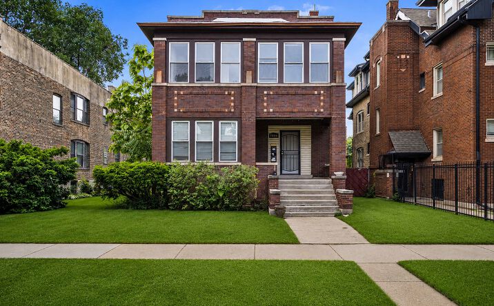 Pictures of Multifamily property located at 7406 S Crandon Avenue, Chicago, IL 60649 for sales - image #1
