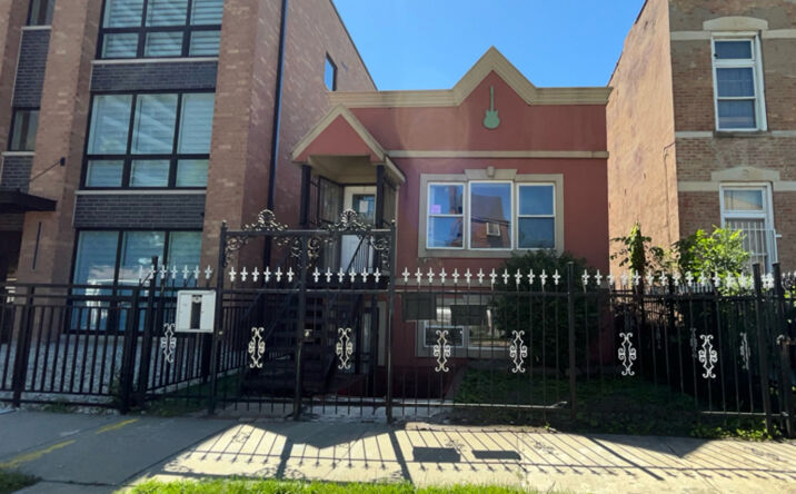 Pictures of Multifamily property located at 3736 S Calumet Avenue, Chicago, IL 60653 for sales - image #1