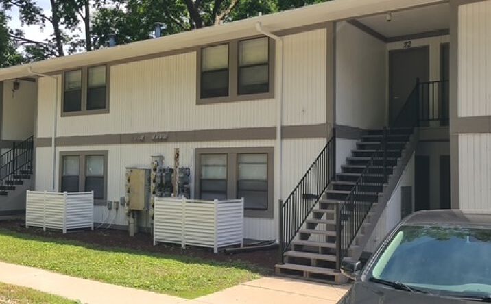 Pictures of Multifamily property located at 206 Grove Street, Urbana, IL 61802 for sales - image #1