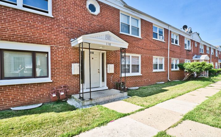 Pictures of Multifamily property located at 118 N Menard Avenue, Chicago, IL 60644 for sales - image #1