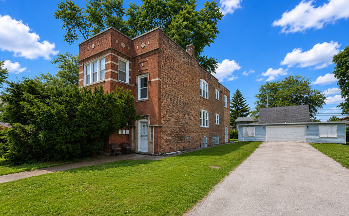 Pictures of Multifamily property located at 16530 Winchester Avenue, Markham, IL 60428 for sales - image #1