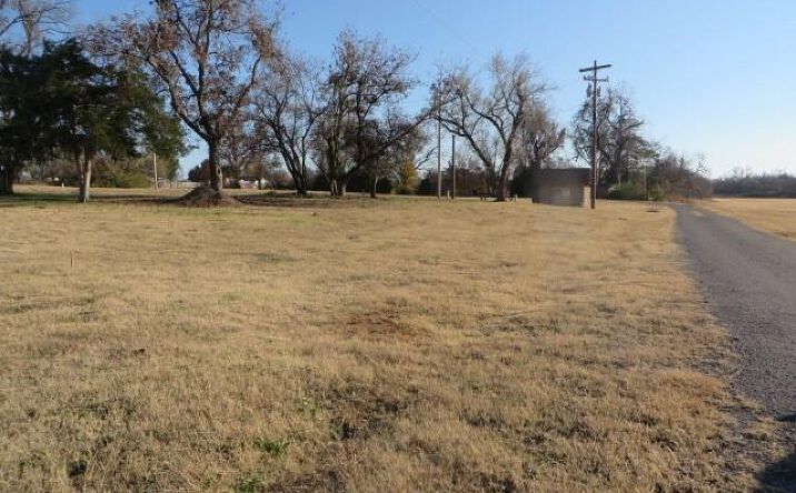 Pictures of Land property located at W Iowa Avenue, Chickasha, OK 73018 for sales - image #1