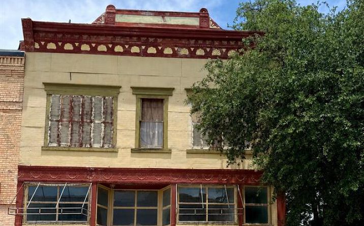 Pictures of Special Purpose property located at 324 Avenue C, Rosebud, TX 76570 for sales - image #1