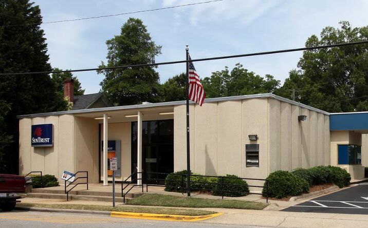 image of property at 202 S SALEM ST Apex NC 27502-1825