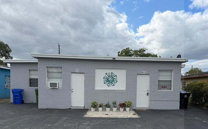 Pictures of Multifamily property located at 439-441 NW 18th Avenue, Fort Lauderdale, FL 33311 for sales - image #1