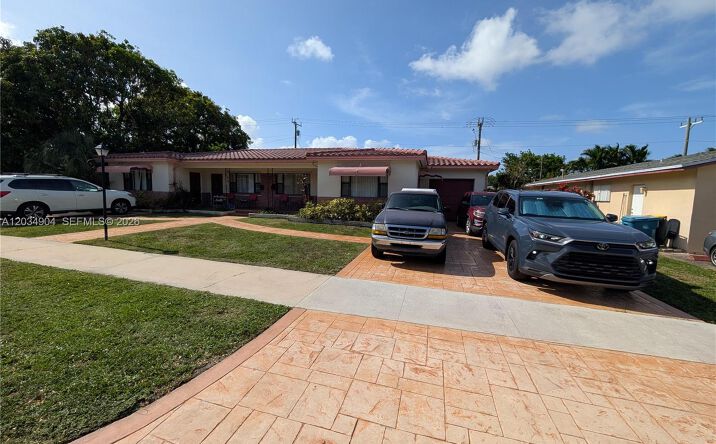 Pictures of Multifamily property located at 29-33 SE 4th, Dania Beach, FL 33004 for sales - image #1