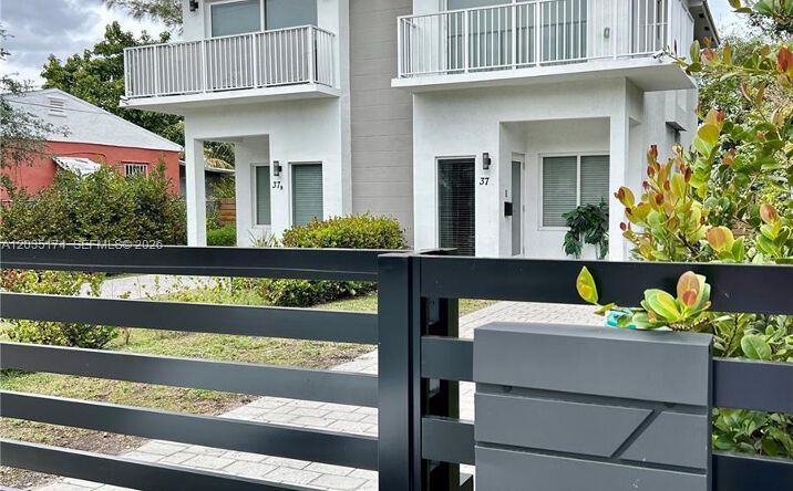 Pictures of Multifamily property located at 37 NW 70th St, Miami, FL 33150 for sales - image #1
