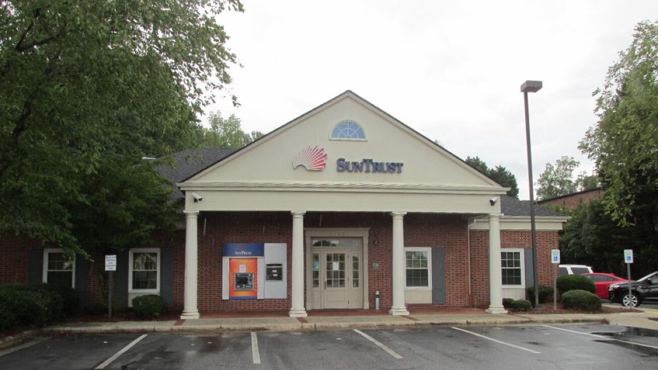 5705 High Point Road, Greensboro, NC 27407 - Retail Property for Sale - SunTrust Bank