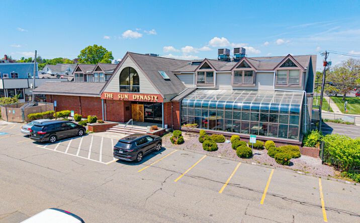 Pictures of Retail property located at 21 Memorial Drive, Plymouth, MA 02360 for sales - image #1