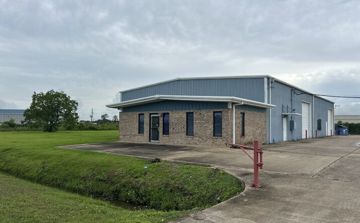 Pictures of Retail, Industrial property located at 6233 Industrial Road, Beaumont, TX 77705 for sales - image #1