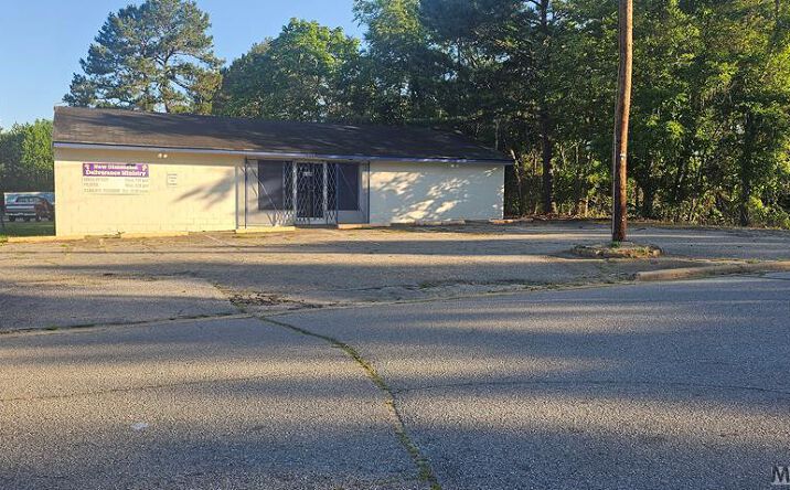 Pictures of Retail, Office, Industrial property located at 1309 Franklin St, Roanoke Rapids, NC 27870 for sales - image #1