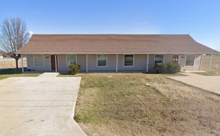 Pictures of Multifamily property located at 301 S BLUE JAY CT, WEATHERFORD, TX 76088 for sales - image #1