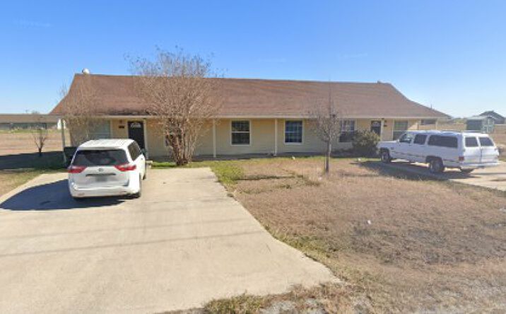 Pictures of Multifamily property located at 309 S BLUE JAY CT, WEATHERFORD, TX 76088 for sales - image #1