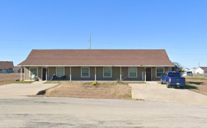 Pictures of Multifamily property located at 216 BLUE BELL CT, WEATHERFORD, TX 76088 for sales - image #1