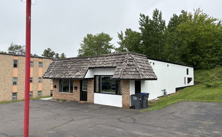 Pictures of Retail, Office, Mixed Use property located at 15 W REDWING ST, DULUTH, MN 55803-1705 for sales - image #1