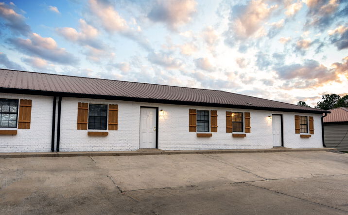 Pictures of Multifamily property located at 239 HARTFIELD RD, HATTIESBURG, MS 39402 for sales - image #1
