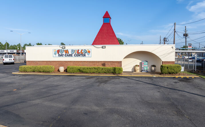 Pictures of Retail, Special Purpose property located at 2302 Village Green Court, Albany, GA 31707 for sales - image #1