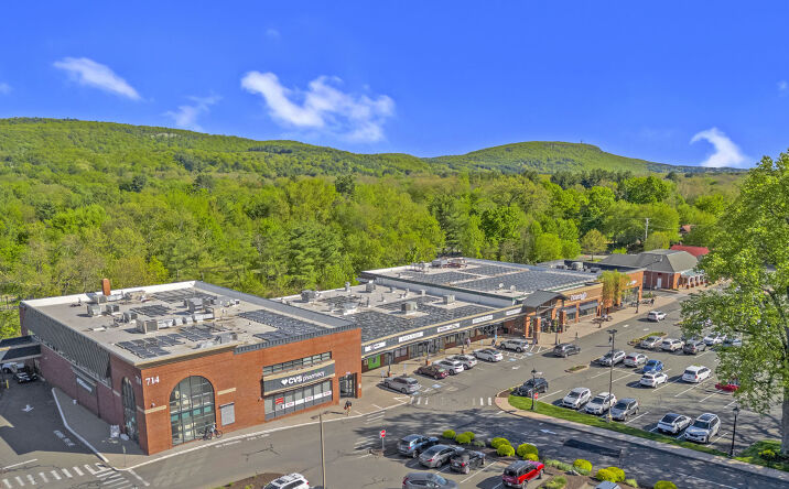 Pictures of Retail property located at 700 Hopmeadow Street, Simsbury, CT 06070 for sales - image #1