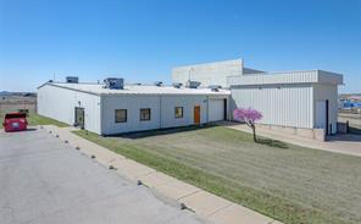 425 W Airport RD, Hinton