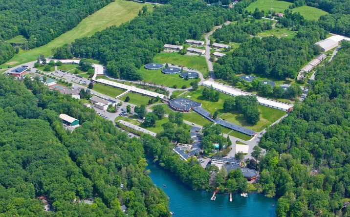 Pictures of Hospitality property located at 194 Lakeview Drive, Lakeville, PA 18438 for sales - image #1