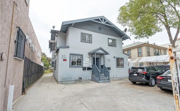 Pictures of Multifamily property located at 914 W 41st Street, Los Angeles, CA 90037 for sales - image #1
