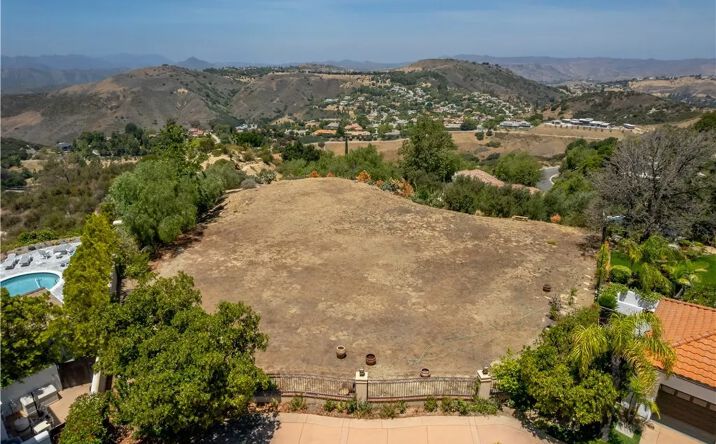 Pictures of Land property located at 24030 Alder, Calabasas, CA 91302 for sales - image #1