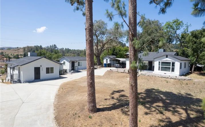 Pictures of Multifamily property located at 1406 Prospect, Pomona, CA 91766 for sales - image #1