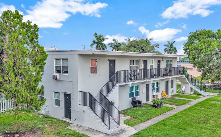 Pictures of Multifamily property located at 186 Northwest 1st Street, Homestead, FL 33030, 194 Northwest 1st Street, Homestead, FL 33030 for sales - image #1