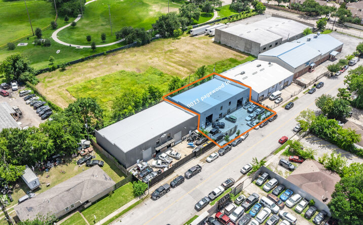 Pictures of Industrial property located at 9013 PAGEWOOD LN, HOUSTON, TX 77063-5545 for sales - image #1
